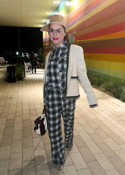 Taryn Manning Out for Dinner in Palm Springs, January 2025 3