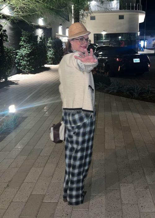 Taryn Manning Out for Dinner in Palm Springs, January 2025 5