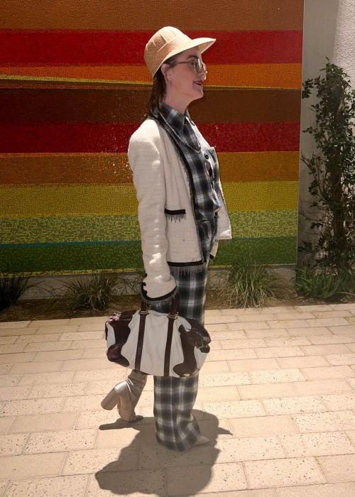 Taryn Manning Out for Dinner in Palm Springs, January 2025 6
