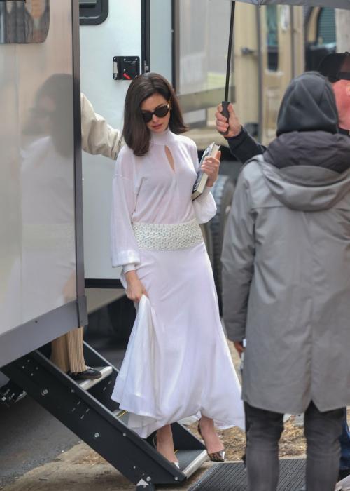 Anne Hathaway on Set of Verity, Queens, New York, February 2025 1