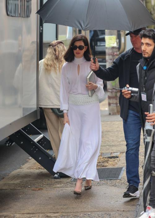 Anne Hathaway on Set of Verity, Queens, New York, February 2025 2