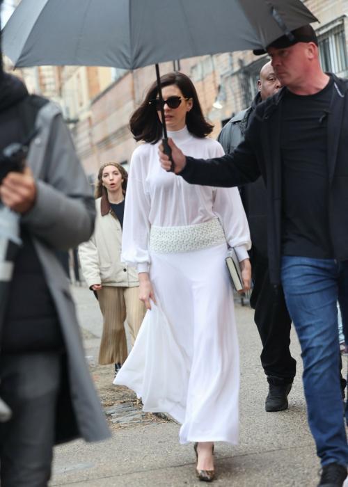 Anne Hathaway on Set of Verity, Queens, New York, February 2025 6
