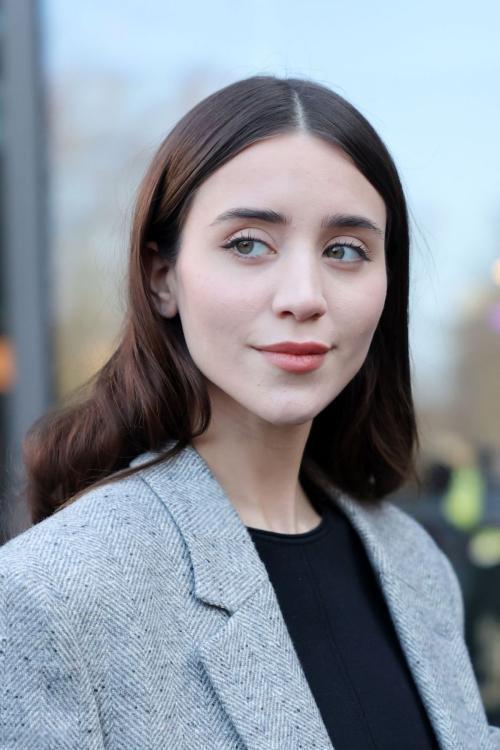 Caylee Cowan Arrives at Stella McCartney Fashion Show, Paris, March 2025 4