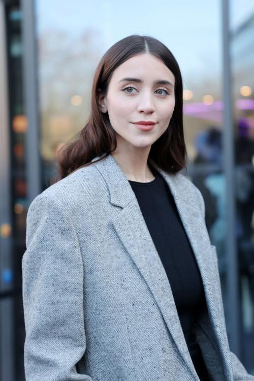 Caylee Cowan Arrives at Stella McCartney Fashion Show, Paris, March 2025 5
