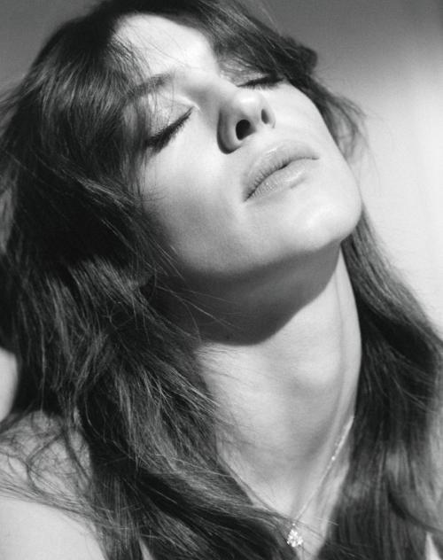 Daisy Edgar-Jones for Elle USA, April 2025 7