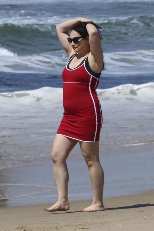 Elizabeth Regal in Black Bikini at Hermosa Beach, March 2025 5