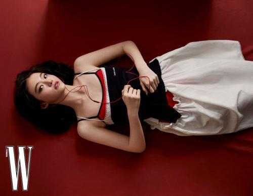 Ella Gross for W Magazine Korea, April 2025 Feature 5