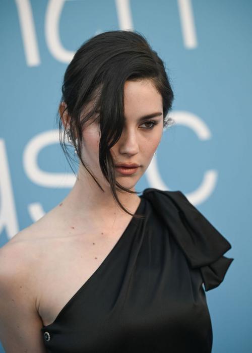 Gracie Abrams at Billboard Women in Music Awards, March 2025 4