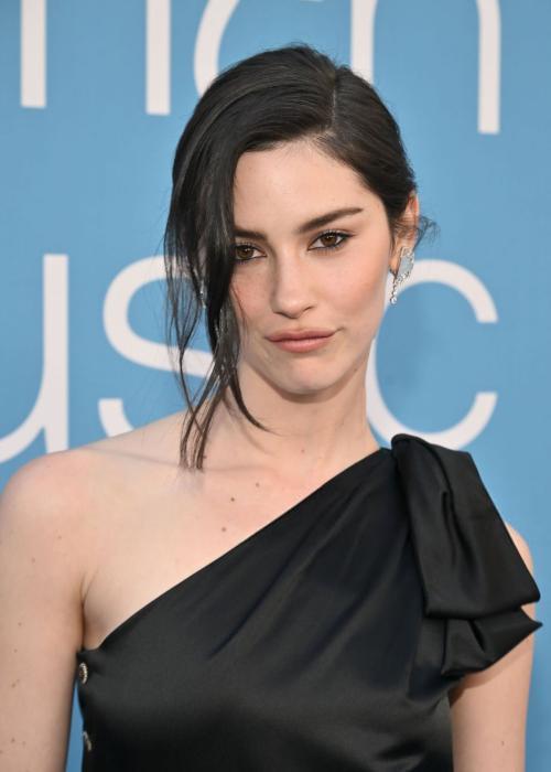 Gracie Abrams at Billboard Women in Music Awards, March 2025 6