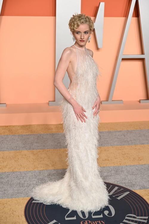 Julia Garner at 2025 Vanity Fair Oscar Party, March 2025 4