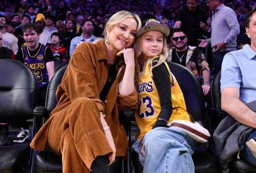 Kate Hudson Enjoys Basketball Game in LA, March 2025 4
