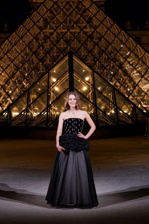 Keira Knightley at Le Grand Diner du Louvre, Paris, March 2025 1