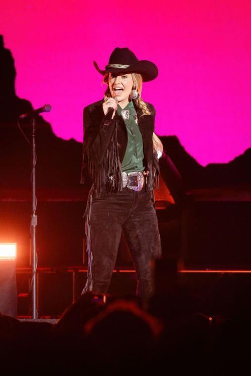 Lainey Wilson Live at C2C Festival in Berlin, March 2025 3
