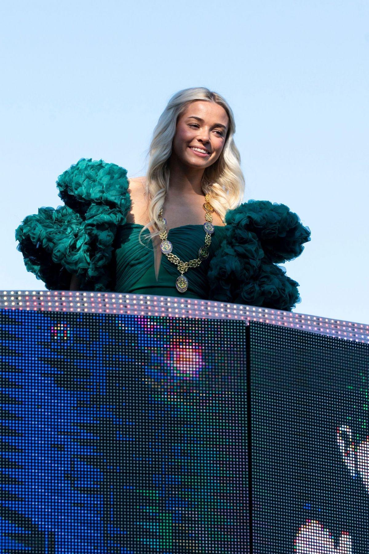 Olivia Dunne at Krewe Of Endymion Mardi Gras Parade, New Orleans, February 2025