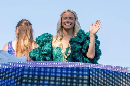 Olivia Dunne at Krewe Of Endymion Mardi Gras Parade, New Orleans, February 2025 4