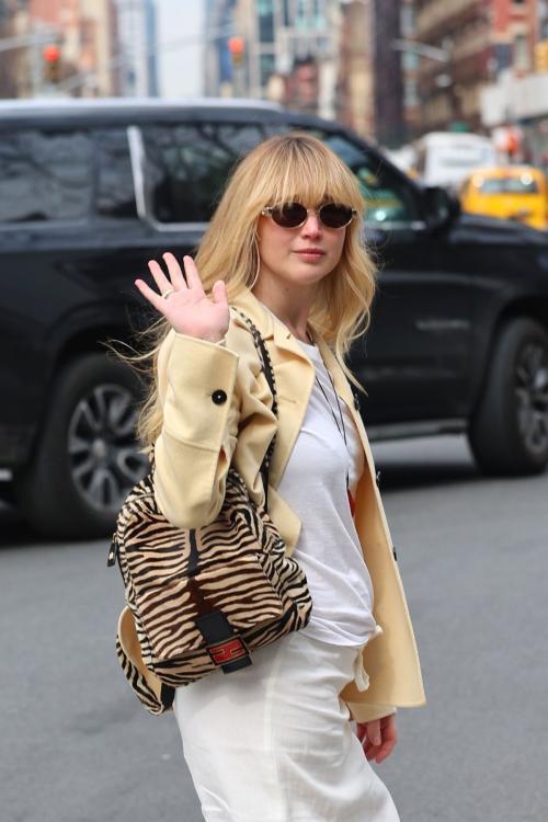 Pregnant Jennifer Lawrence in West Village, March 2025 5