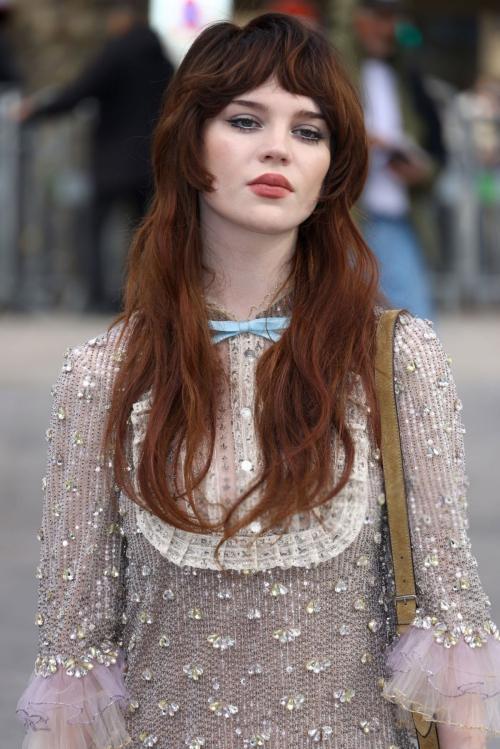 Sophie Thatcher Arrives at Valentino Show at Paris Fashion Week, March 2025 1