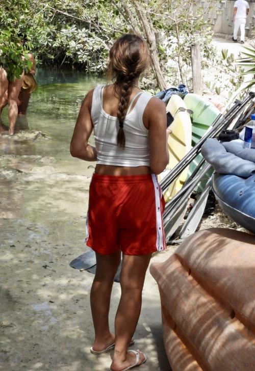 Tianna Robillard in Bikini at Cancun Beach, March 2025 5
