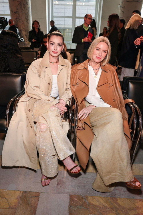 Anne Hathaway at Ralph Lauren Fall Show in New York, April 2025 1