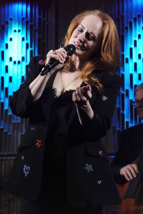 Antonia Bennett Performs Live in Las Vegas, April 2025 4