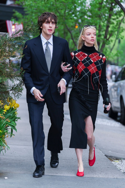 Anya Taylor-Joy and Malcolm McRae Out in Tribeca, New York City, April 2025 1
