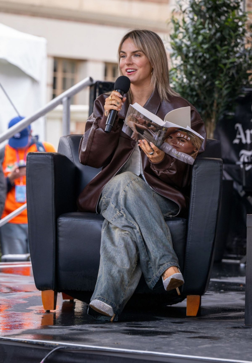 Joanna JoJo Levesque at Los Angeles Times Festival of Books, April 2025 8