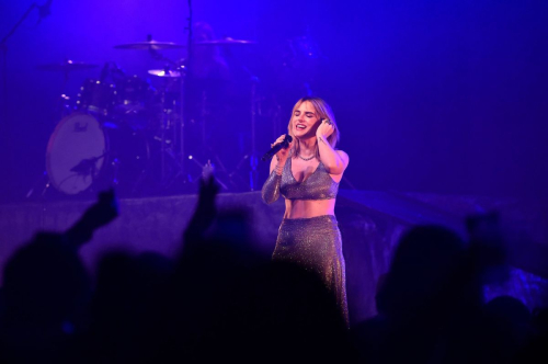 Joanna Jojo Levesque Performs Live in Louisville, April 2025 7
