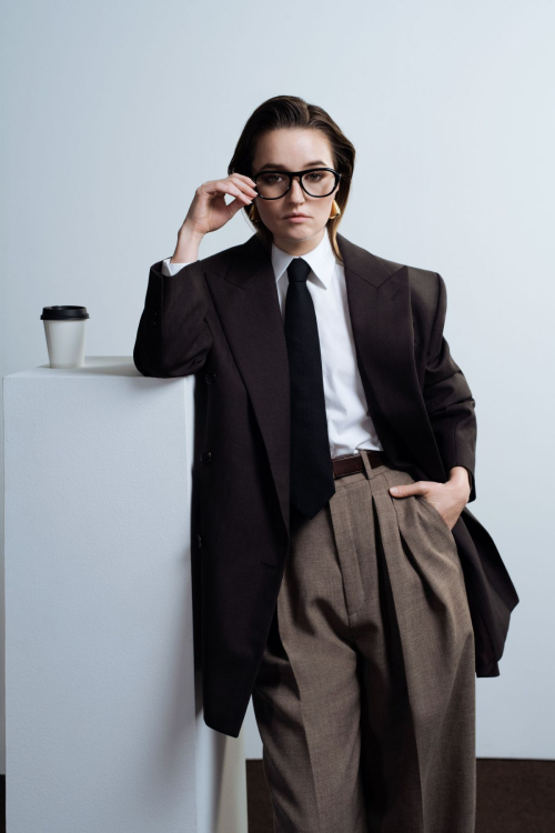 Kaitlyn Dever for ELLE USA, April 2025 6