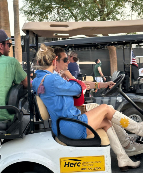 Kate Hudson on Golf Cart Ride at Coachella, April 2025 3