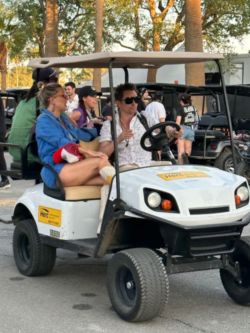 Kate Hudson on Golf Cart Ride at Coachella, April 2025 5