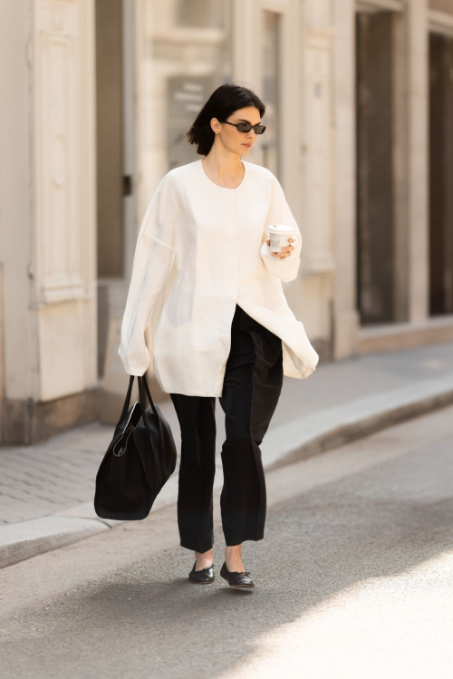 Kendall Jenner Out and About in Paris, April 2025 1