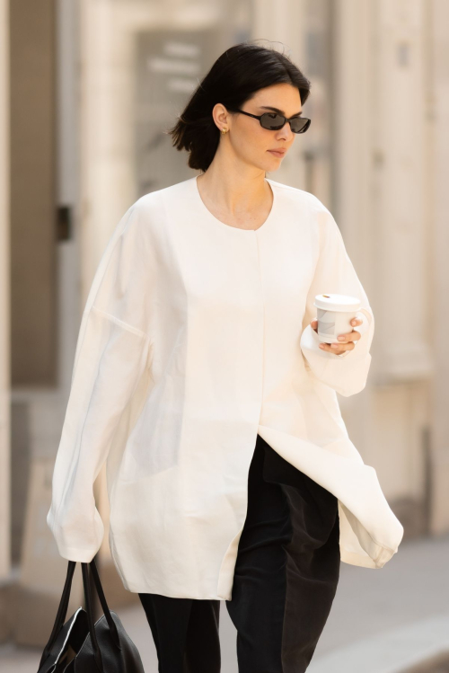 Kendall Jenner Out and About in Paris, April 2025 2
