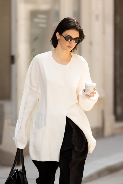 Kendall Jenner Out and About in Paris, April 2025 6