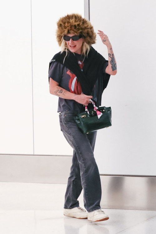 Kesha Arrives at LAX Airport in Los Angeles, April 2025 1