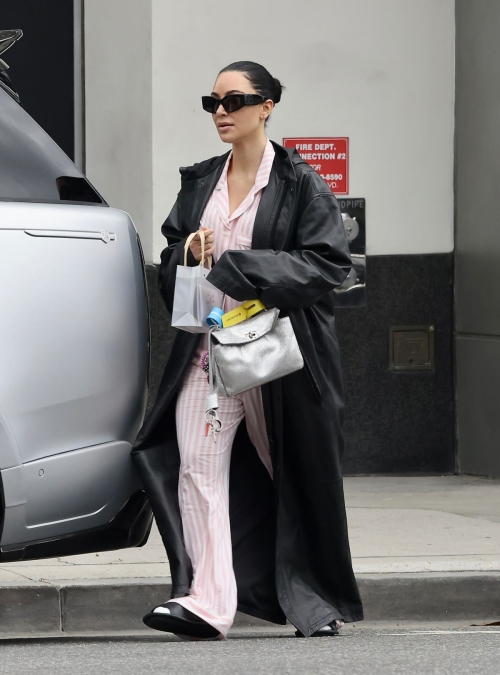 Kim Kardashian Enjoys a Spa Session in Los Angeles, April 2025 4
