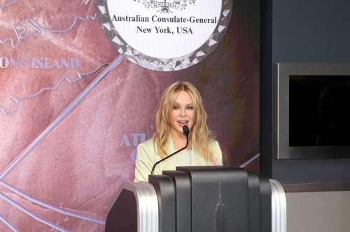 Kylie Minogue Lights Empire State Building, April 2025 1