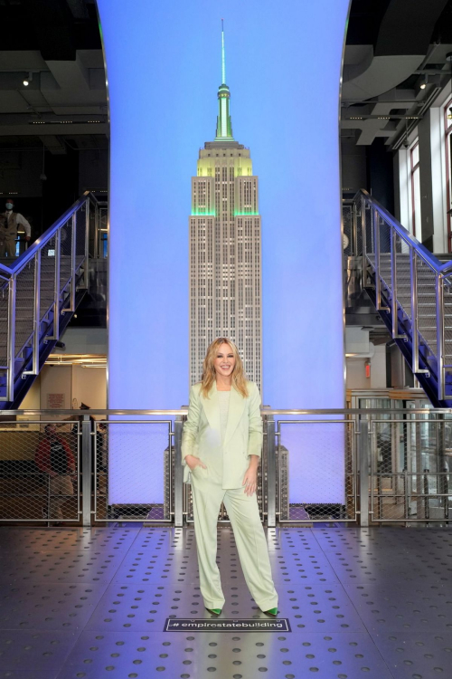 Kylie Minogue Lights Empire State Building, April 2025 8