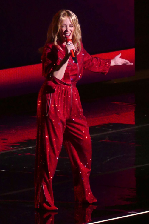 Kylie Minogue Performs at Madison Square Garden, April 2025 10