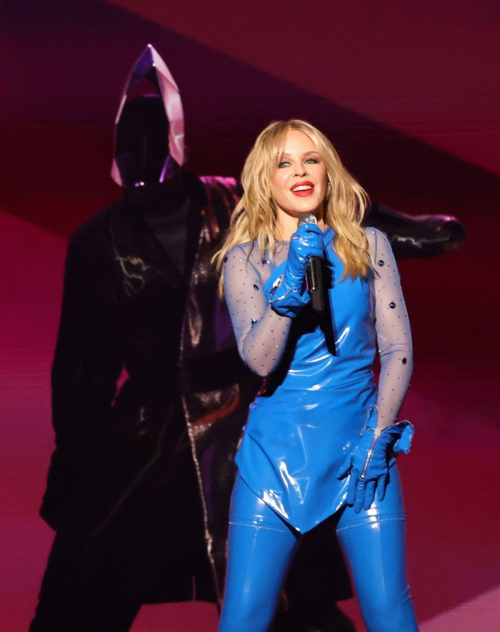 Kylie Minogue Performs in New York, April 2025 6