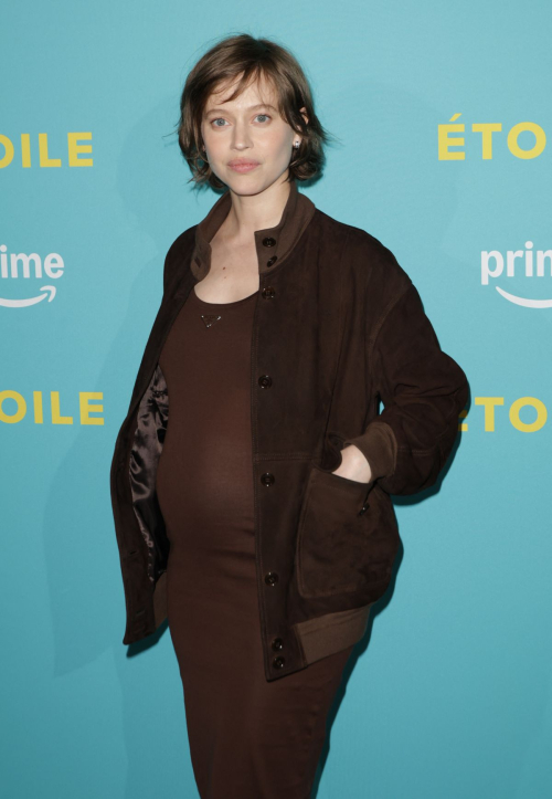 Lou De Laage at Etoile Premiere La Galerie Bourbon Paris, April 2025 6