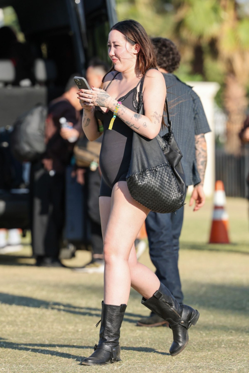 Noah Cyrus Out at Coachella Weekend 1 Final Night, April 2025 2