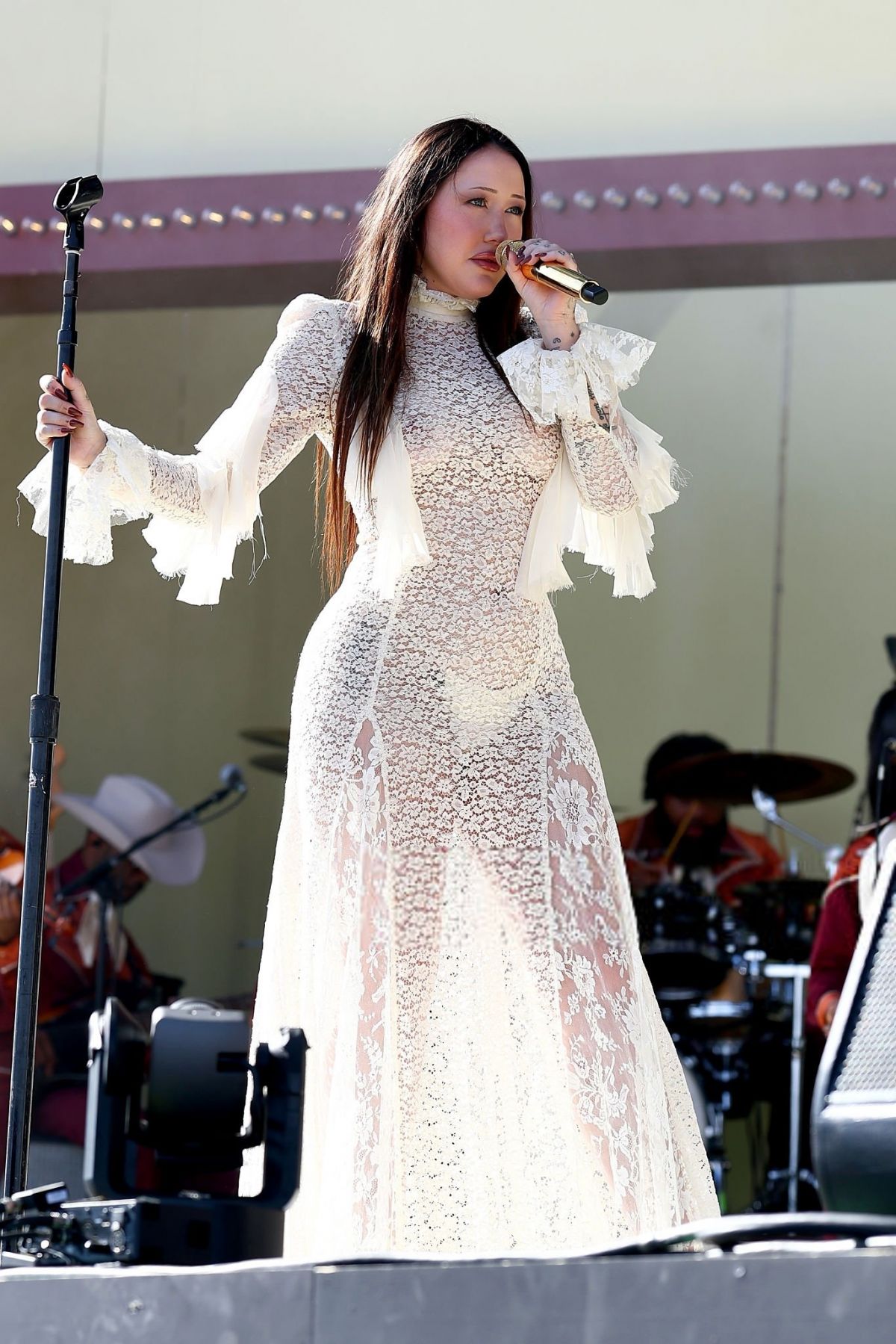 Noah Cyrus Performs at Coachella Valley Festival, April 2025