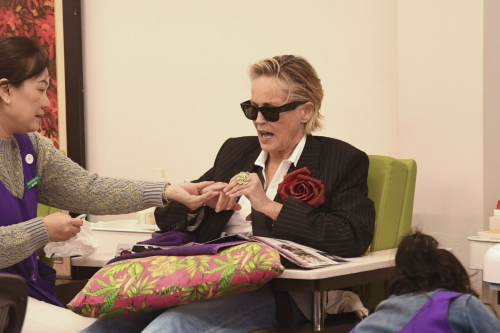 Sharon Stone Getting a Pedicure in Los Angeles, April 2025 2