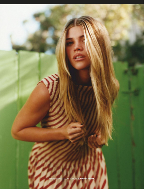 Sofia Richie for Elle Mexico Fashion Feature, April 2025 4