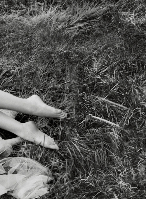 Addison Rae in Elle Magazine, May 2025 6