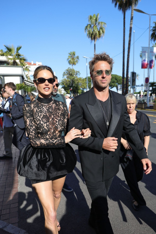Alessandra Ambrosio Out With Boyfriend Cannes, May 2025 5
