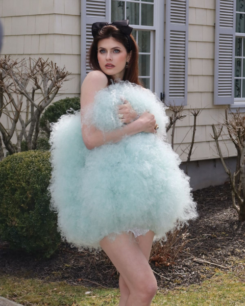 Alexandra Daddario for Hamptons Magazine Cover, May 2025 11