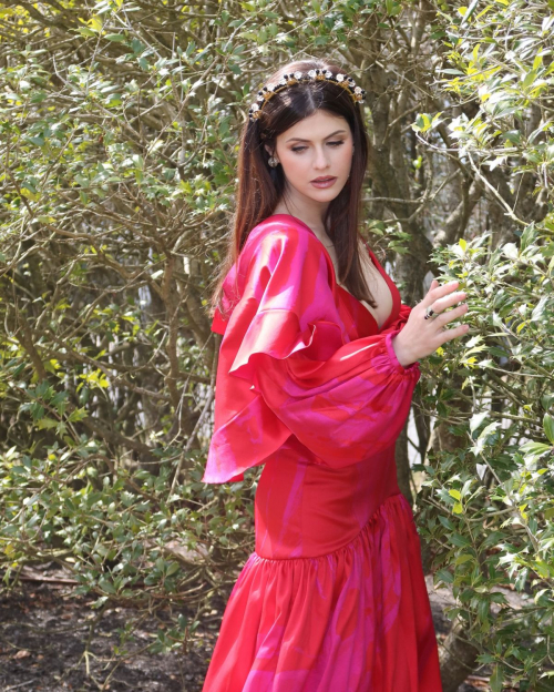 Alexandra Daddario for Hamptons Magazine Cover, May 2025 5