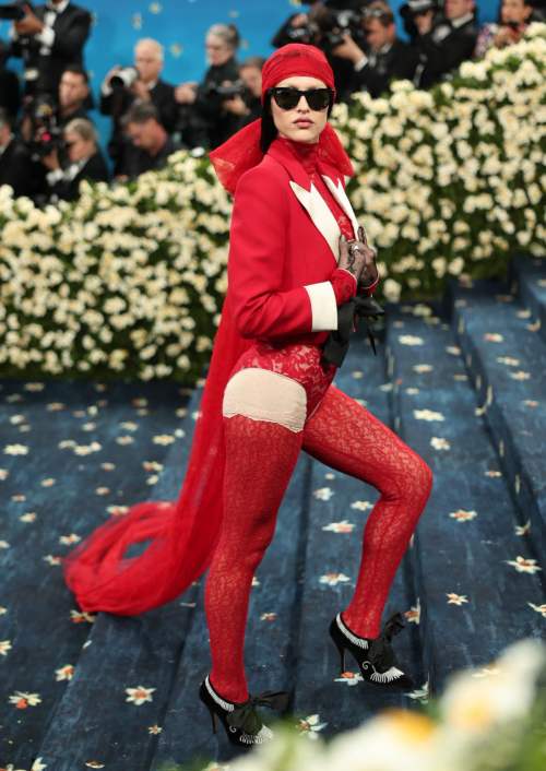 Amelia Hamlin at 2025 Met Gala in NYC, May 2025 1