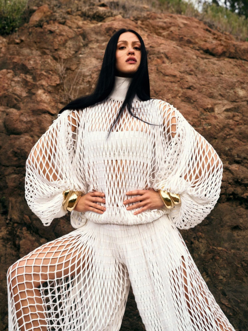 Amelia Hamlin for Vogue Arabia, May 2025 3